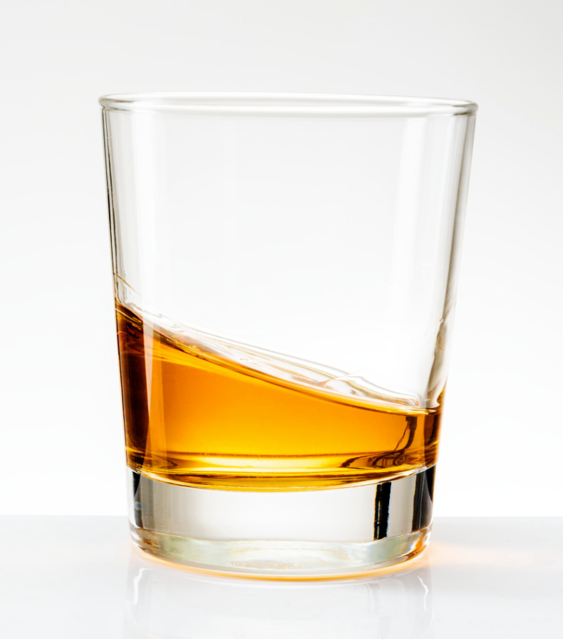Poids et épaisseur du fond : ce que ça change au verre