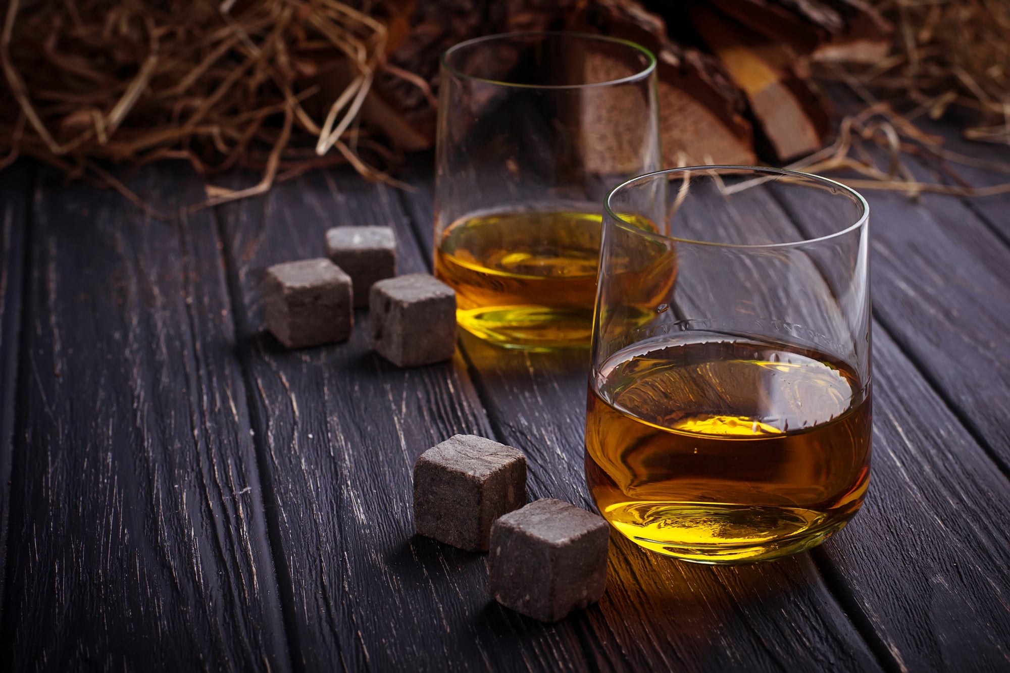 Pourquoi Utiliser des Pierres à Whisky en Granite en 2022 ? La Roche à Votre Service.