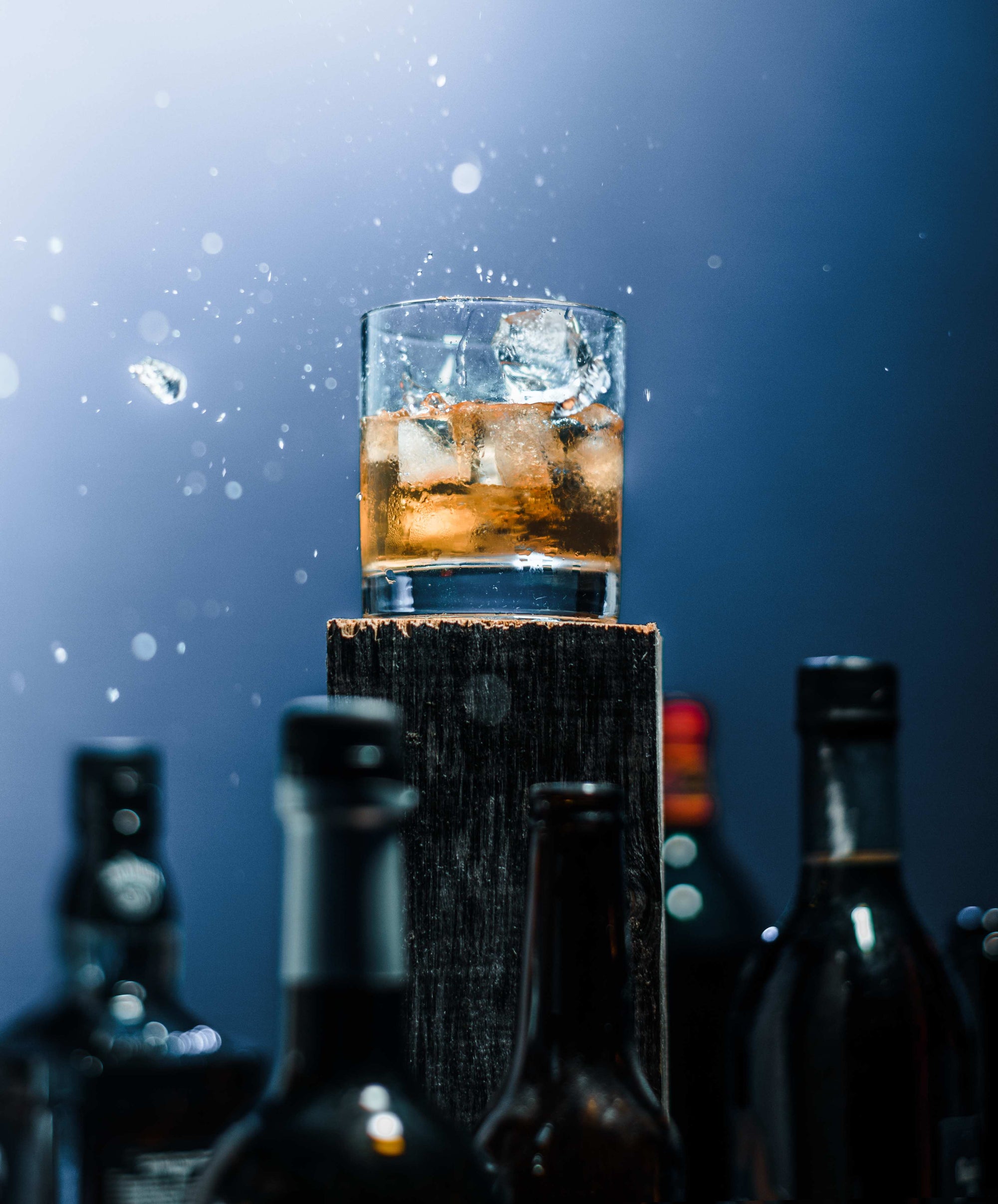 Rhum vs Whisky : Pourquoi le Rhum n'a-t'il pas la même renommée que le Whisky ?