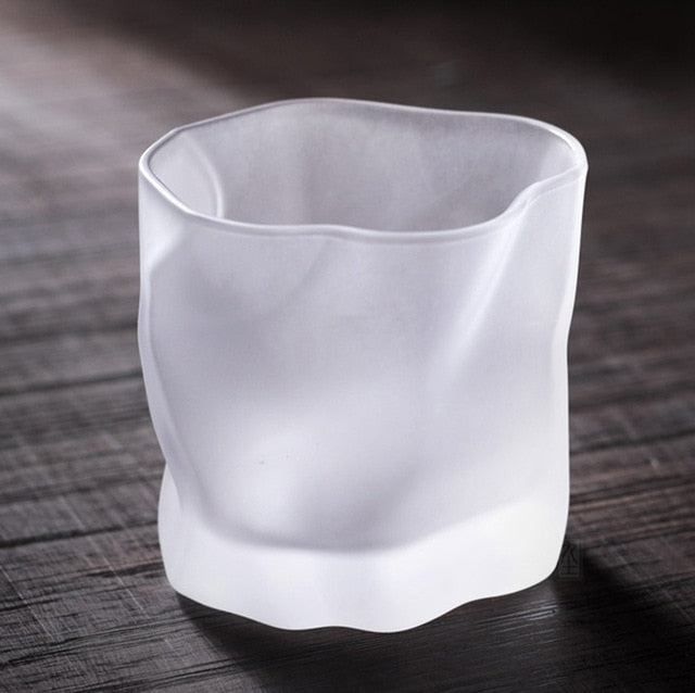 Bouton en verre ancien transparent effet froissé à pied diamètre 2,1 cm Bouton en verre ancien transparent effet froissé à pied diamètre 2,1 cm