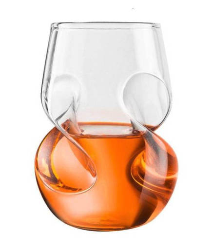 Verre à whisky Torsion bombé sans pied, pli pincé qui fait tourbillonner le whisky ambré