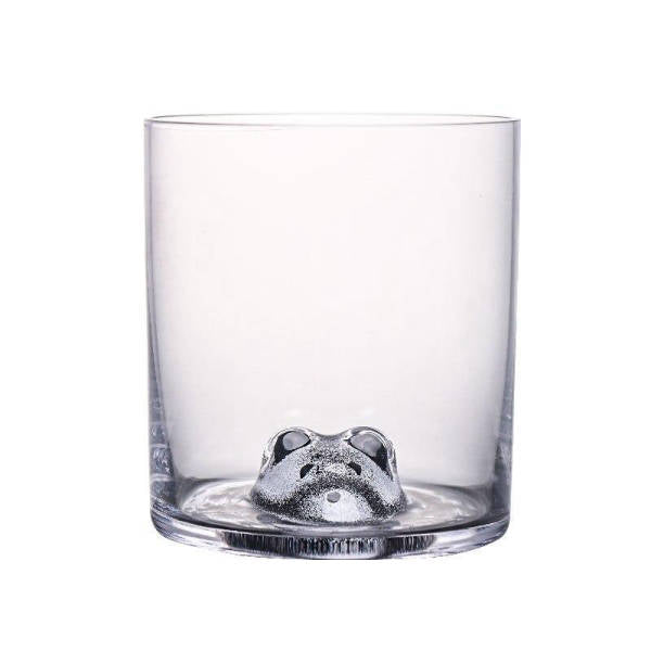 Verre à whisky Ourson — figurine de ourson en verre coloré au fond d'un tumbler transparent