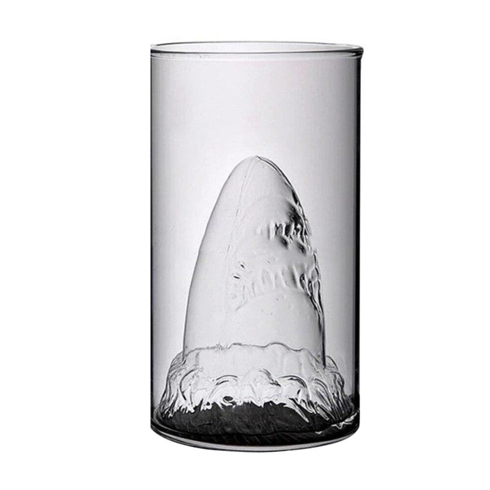 Verre à whisky Tête de Requin, requin moulé émergeant du fond, effet Dents de la mer