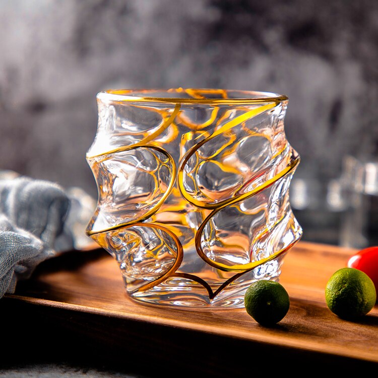 Set à Cocktail Set De 4 Verres à Whisky Serax Surface - Design Sergio Herman - Verre Transparent Lave-vaisselle - Pour Cocktails Et Long Drinks Set Verres Bar Design Set à Cocktail Set De 4 Verres à Whisky Serax Surface - Design Sergio Herman - Verre Transparent Lave-vaisselle - Pour Cocktails Et Long Drinks Set Verres Bar Design